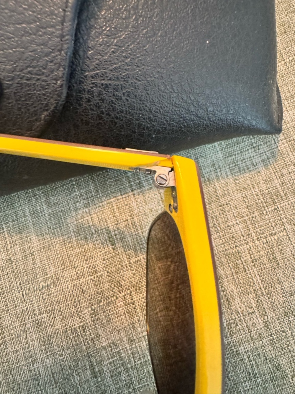 RARE Ray-Ban Clubmaster Sunglasses Brown Frame with Yellow Temples - Picture 3 of 3